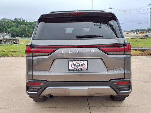 Used 2024 Lexus LX 600 4WD w/ Luxury Package image 7