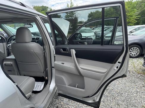 Used 2013 Toyota Highlander SE image 34