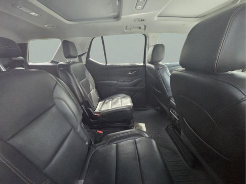 Used 2018 Chevrolet Traverse LT FWD image 12