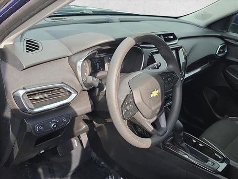 Used 2021 Chevrolet TrailBlazer LT w/ Convenience Package image 9