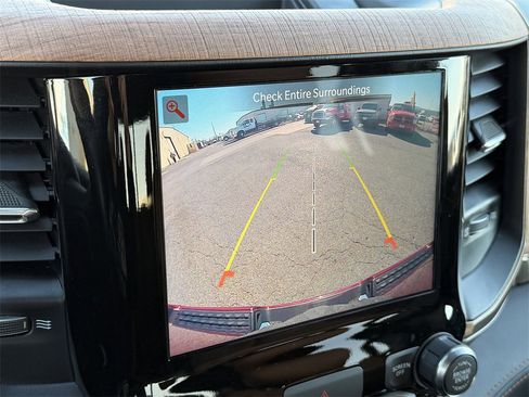 Used 2022 RAM 1500 Limited w/ Bed Utility Group image 32