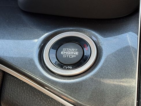 Used 2023 Jeep Grand Cherokee L Laredo image 25