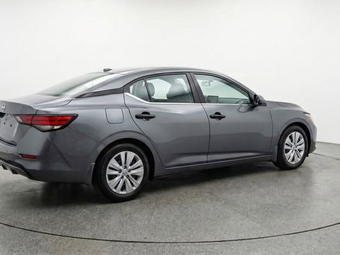 Used 2025 Nissan Sentra S FWD image 9