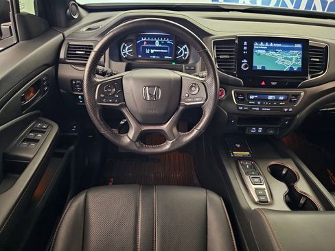 Used 2025 Honda Passport TrailSport image 16