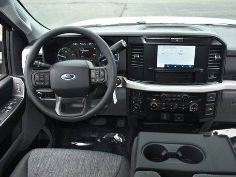 New 2025 Ford F350 XLT image 15