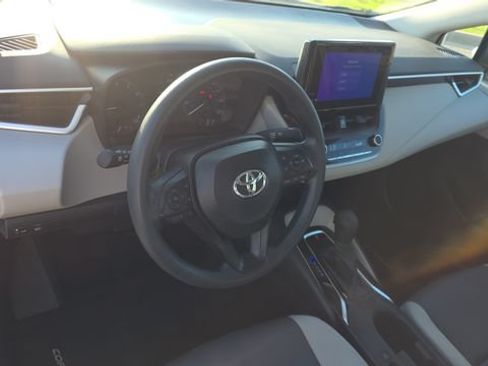 Used 2024 Toyota Corolla LE FWD image 12