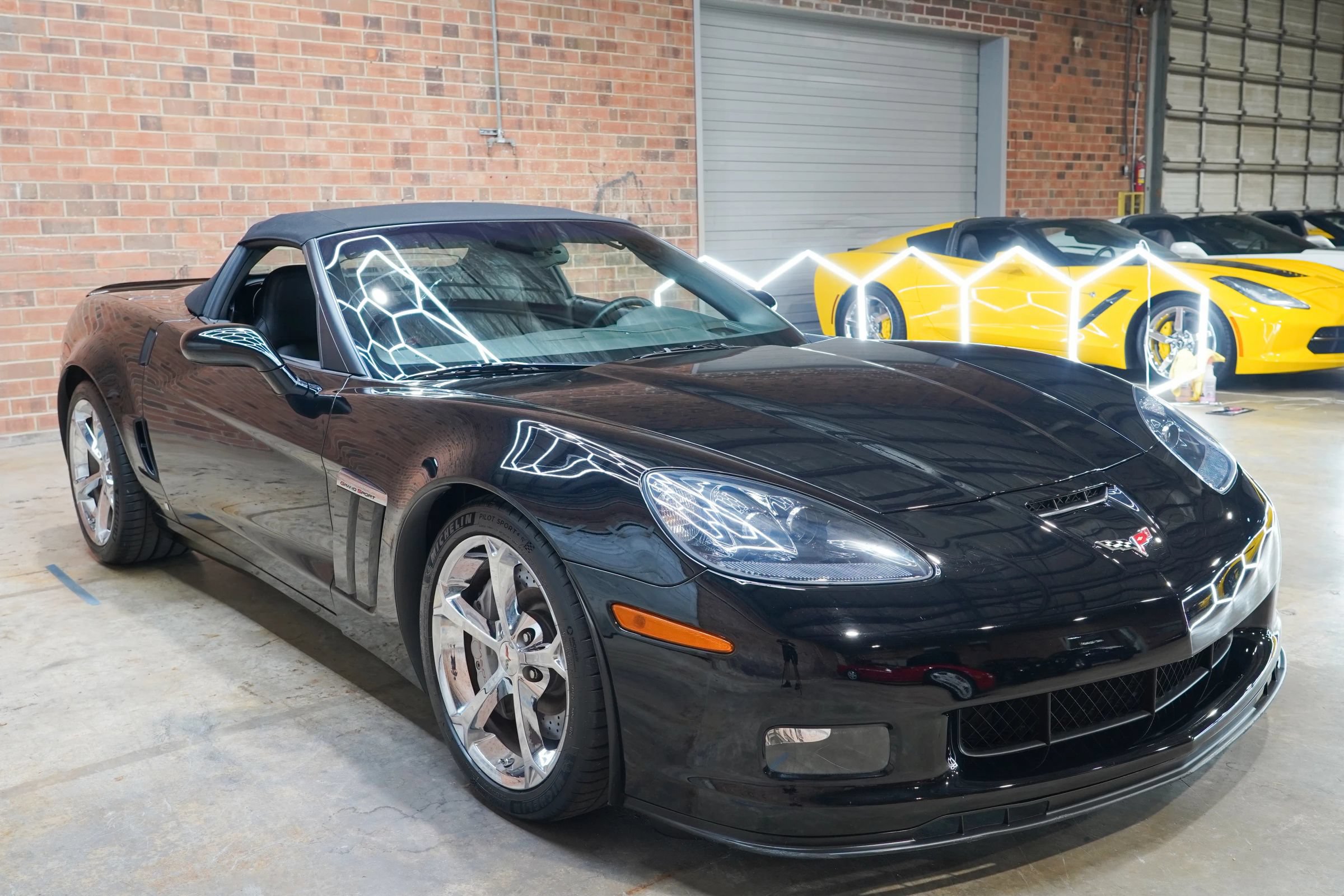 Used 2011 Chevrolet Corvette Grand Sport w/ Preferred Equipment Group RWD image 3