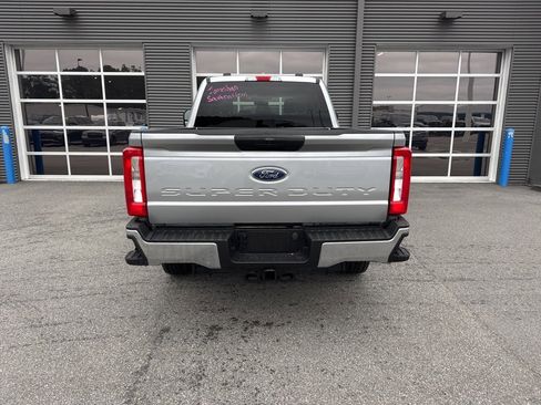 Used 2024 Ford F250 XLT image 3
