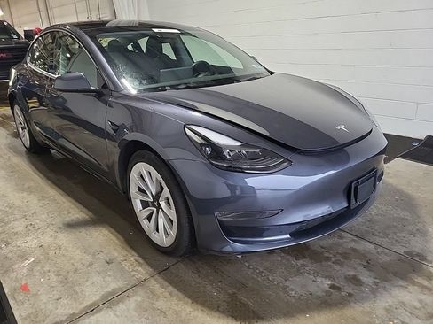 Used 2023 Tesla Model 3 Standard Range RWD image 3