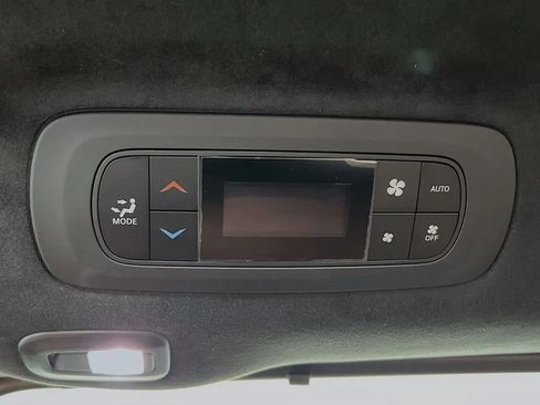 Used 2023 Chrysler Pacifica Pinnacle image 29