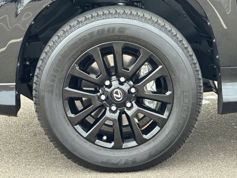 Certified 2023 Lexus GX 460 w/ Black Line Special Edition AWD/4WD image 27