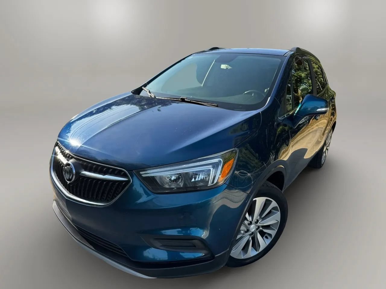 Used 2019 Buick Encore Preferred FWD image 1