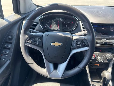 Used 2021 Chevrolet Trax LT w/ Sport Edition FWD image 15