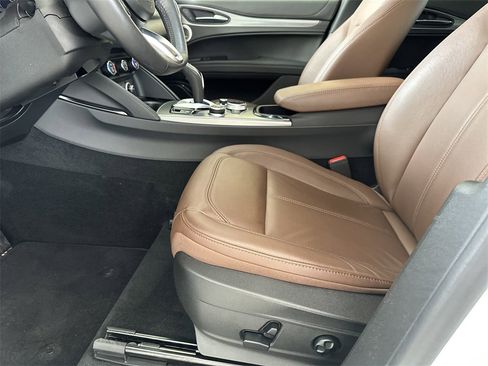 Used 2024 Alfa Romeo Stelvio Ti image 14