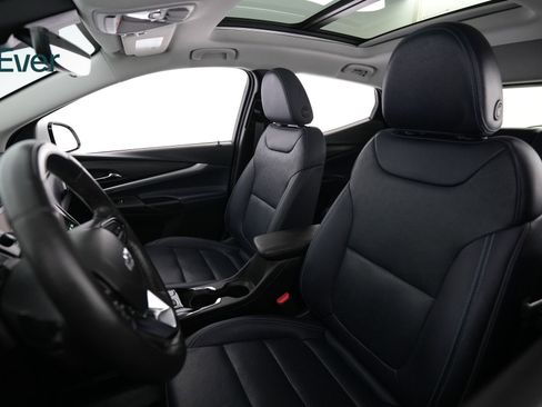 Used 2023 Chevrolet Bolt EUV Premier w/ Sun & Sound Package image 4