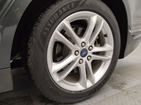 Used 2018 Ford Fusion SE image 31