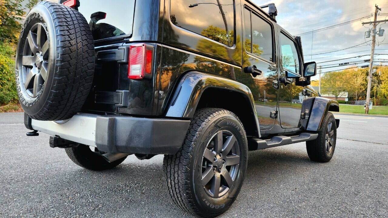 Used 2015 Jeep Wrangler Unlimited Sahara AWD/4WD image 17