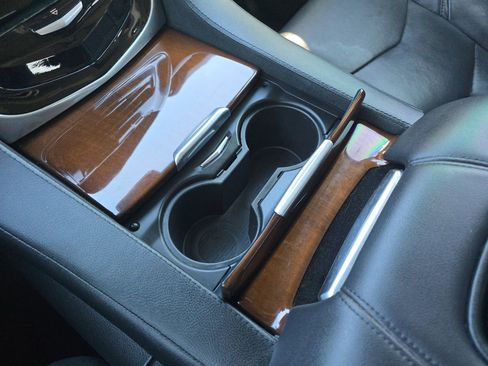 Used 2020 Cadillac Escalade ESV Premium Luxury w/ Escalade Sport Edition image 32