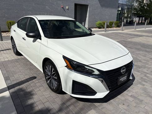 Used 2025 Nissan Altima 2.5 SV FWD image 5