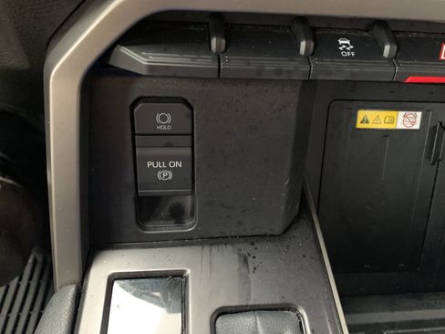 Used 2023 Toyota Tundra Limited image 28