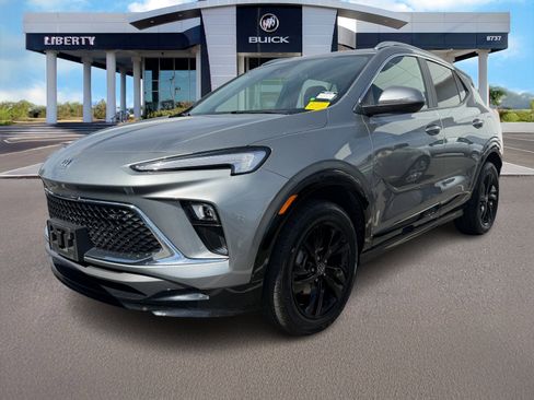 Used 2024 Buick Encore GX Sport Touring image 4