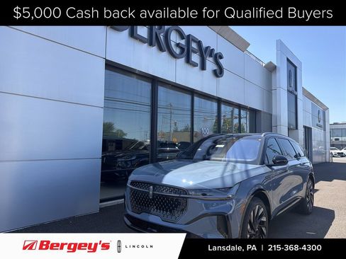 New 2026 Lincoln Nautilus Reserve w/ Jet Appearance Package AWD/4WD image 1