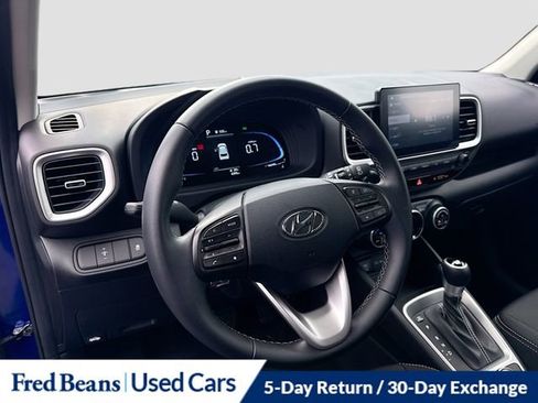Used 2025 Hyundai Venue SEL image 10