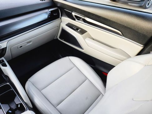 Used 2024 Kia Telluride S w/ S Sunroof Package image 15