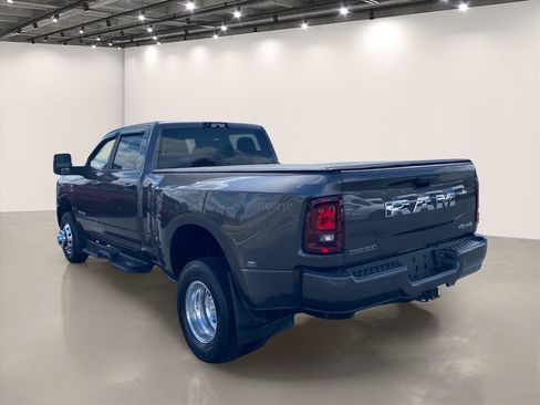 Used 2025 RAM 3500 Big Horn AWD/4WD image 5