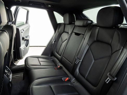 New 2026 Porsche Macan AWD/4WD image 22