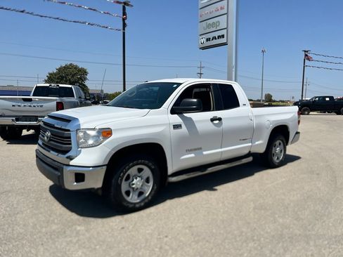 Used 2015 Toyota Tundra SR5 AWD/4WD image 3