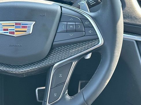 Used 2025 Cadillac XT5 Sportv w/ LPO, Bronce Accent Package AWD/4WD image 7