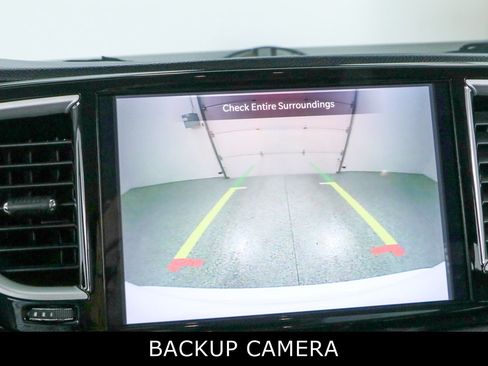 Used 2022 Chrysler Pacifica Touring-L FWD image 18