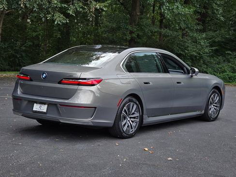 Used 2024 BMW i7 eDrive50 w/ Executive Package RWD image 6