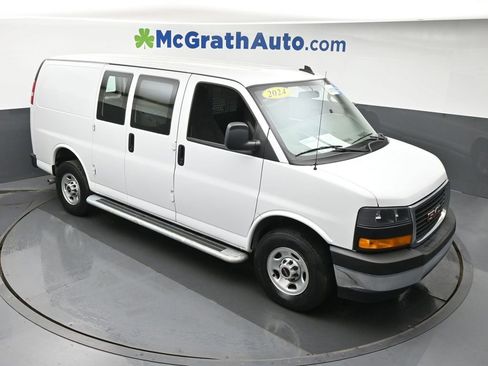 Used 2024 GMC Savana 2500 w/ Driver Convenience Package image 3