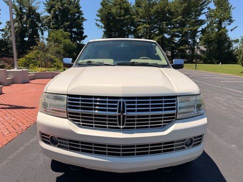 Used 2007 Lincoln Navigator 4WD image 3