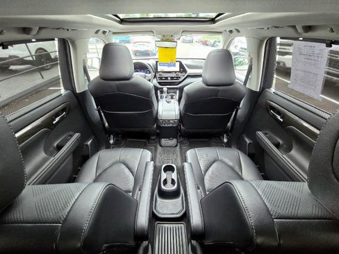 Used 2023 Toyota Highlander Platinum image 50