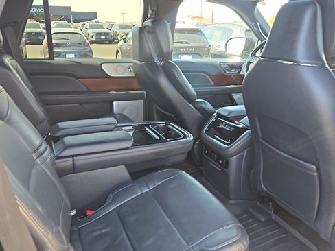 Used 2022 Lincoln Navigator Reserve AWD/4WD image 17