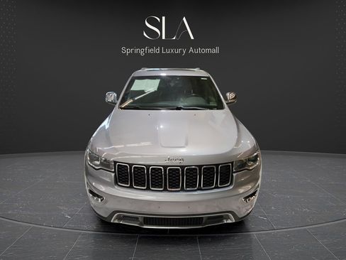 Used 2018 Jeep Grand Cherokee Limited image 3