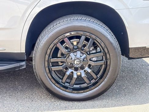 Used 2022 Cadillac Escalade Premium Luxury AWD/4WD image 10