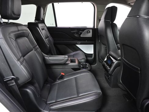 Used 2023 Lincoln Aviator Reserve w/ Equipment Group 201A AWD/4WD image 18