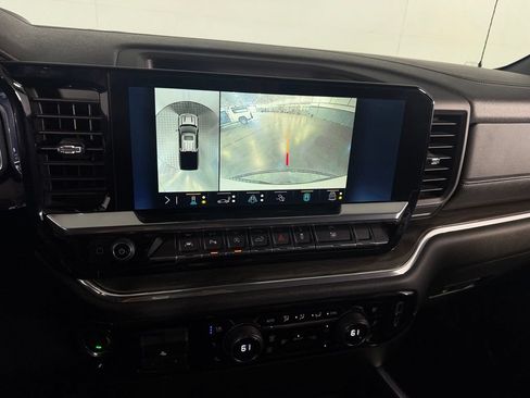 Used 2023 Chevrolet Silverado 1500 LTZ AWD/4WD image 13