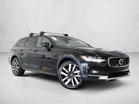 Used 2025 Volvo V90 B6 Cross Country Plus w/ Protection Package Premier AWD/4WD image 12