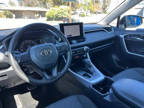 Used 2025 Toyota RAV4 XLE FWD image 13
