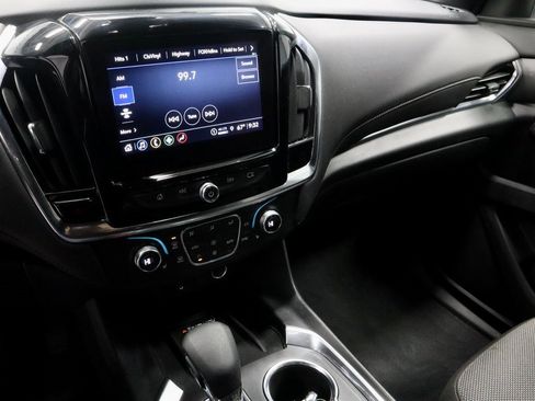 Used 2023 Chevrolet Traverse LT image 30