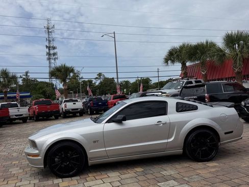 Used 2006 Ford Mustang GT RWD image 11