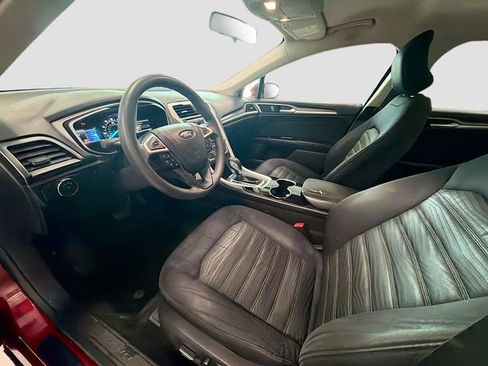 Used 2016 Ford Fusion SE image 18