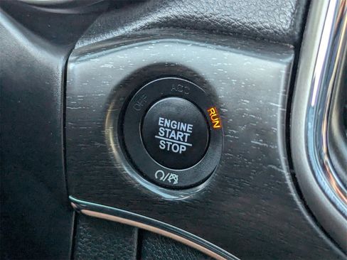 Used 2018 Jeep Grand Cherokee Limited image 29