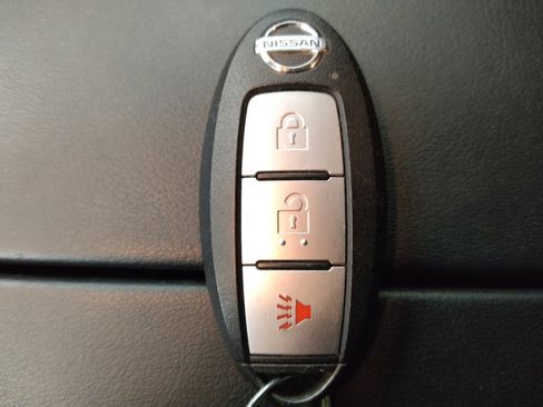 Used 2021 Nissan Rogue S image 32