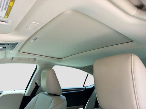 Used 2024 Lexus ES 300h w/ Technology Package FWD image 26